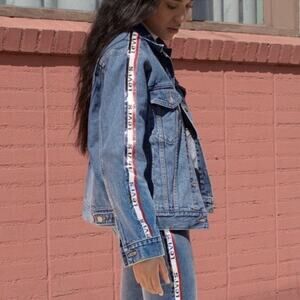 Levi's Premium Denim Limited Edition Sequin Tape Logo Jean Jacket Size Small